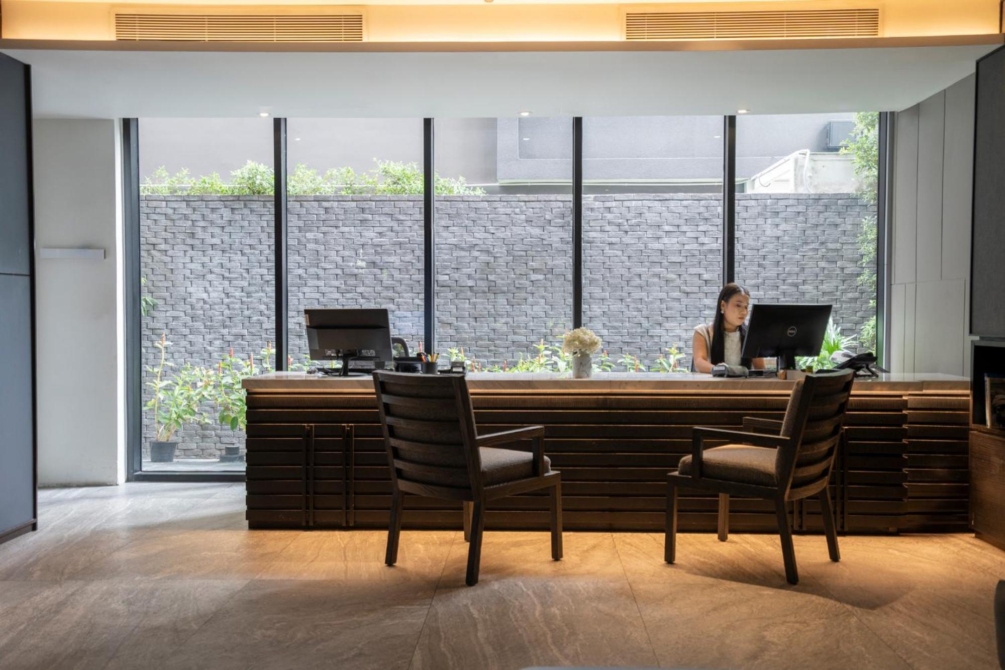 Walton Suites Sukhumvit Banguecoque Exterior foto