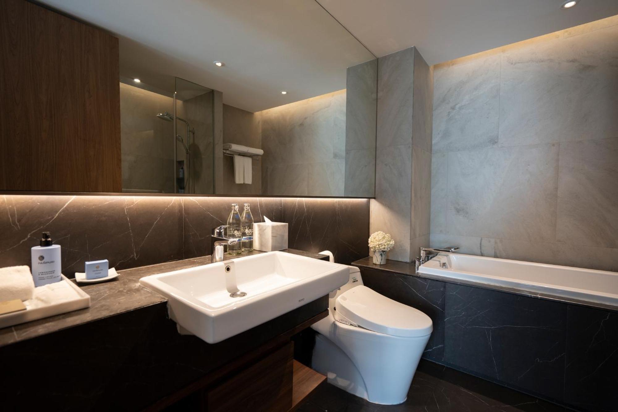 Walton Suites Sukhumvit Banguecoque Exterior foto