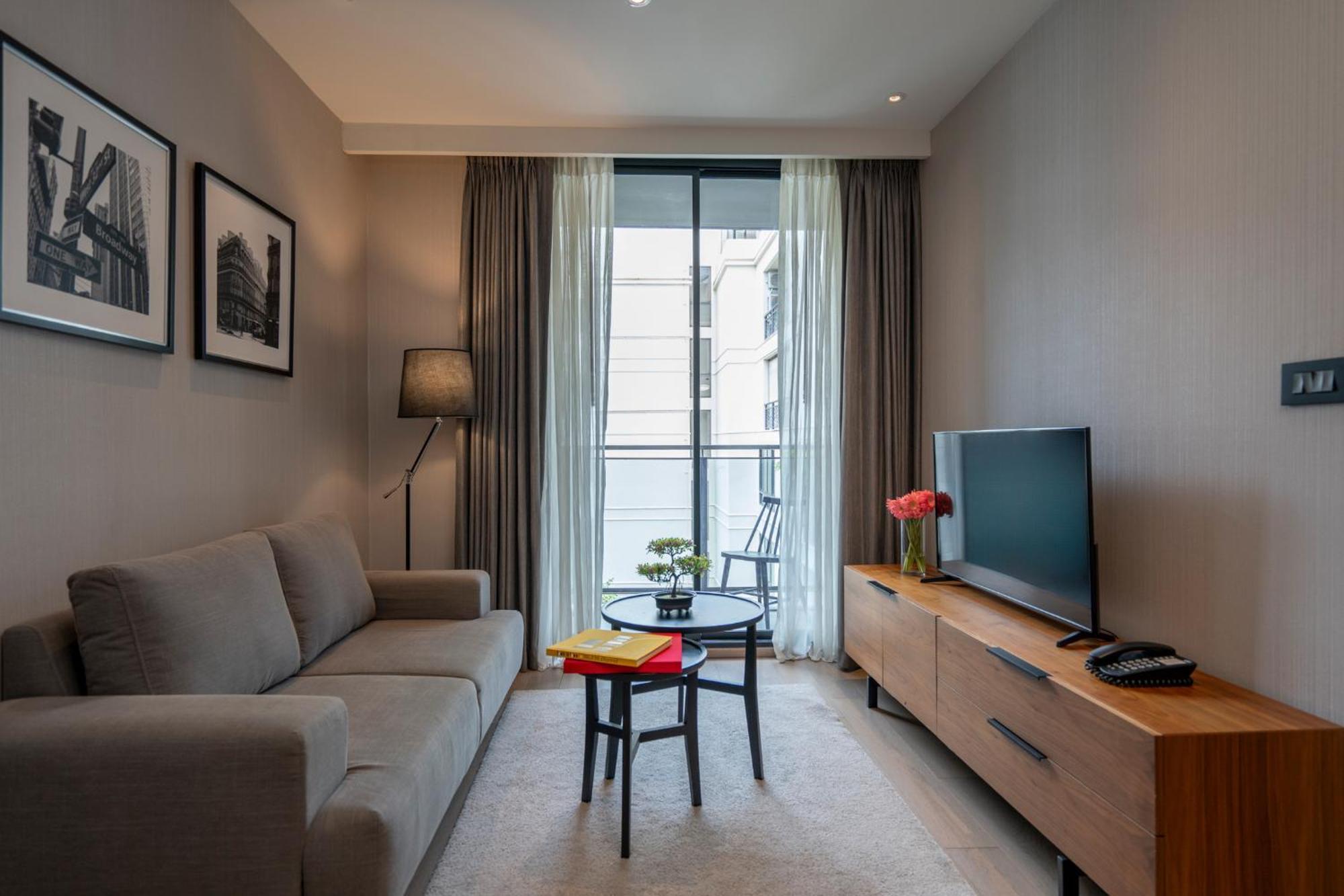 Walton Suites Sukhumvit Banguecoque Exterior foto